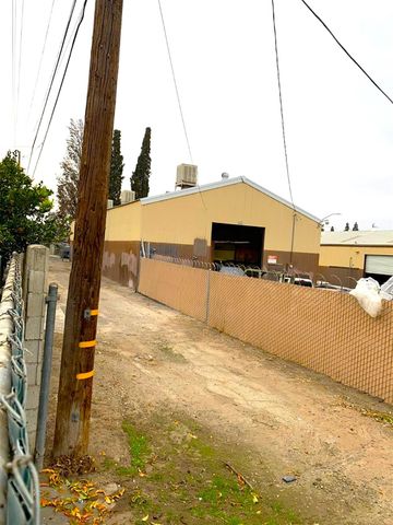 3223 E Madison Avenue, Fresno, CA 93702