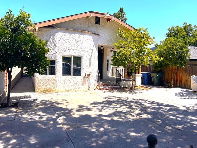 3223 E Madison Avenue, Fresno, CA 93702