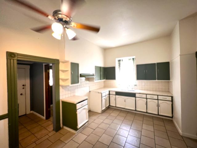 3223 E Madison Avenue, Fresno, CA 93702