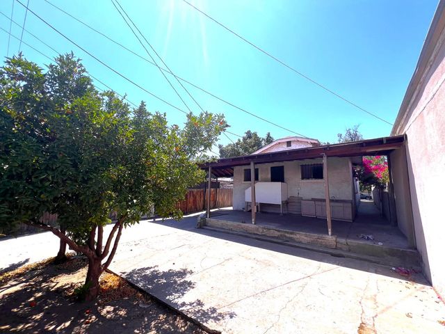 3223 E Madison Avenue, Fresno, CA 93702