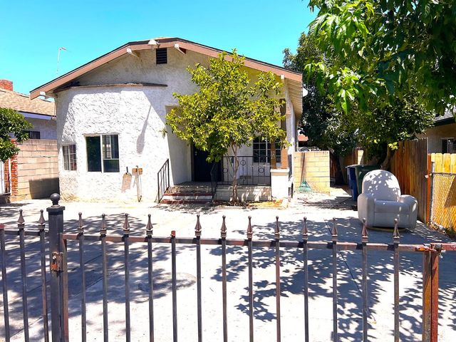 3223 E Madison Avenue, Fresno, CA 93702