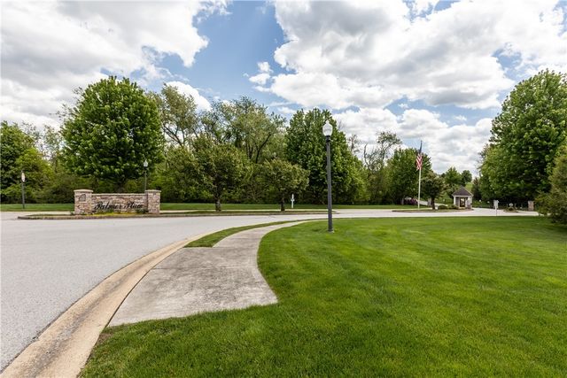 2009 Deacon Dr 4, Unity Twp, PA 15650