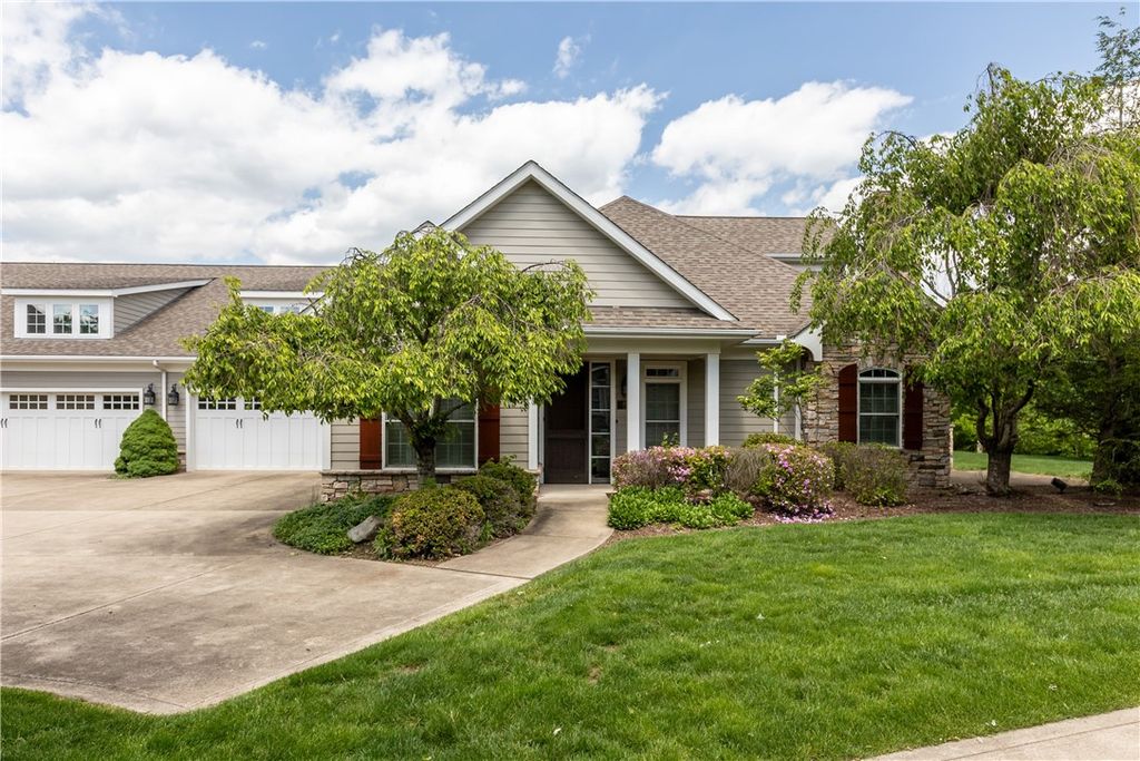 2009 Deacon Dr 4, Unity Twp, PA 15650