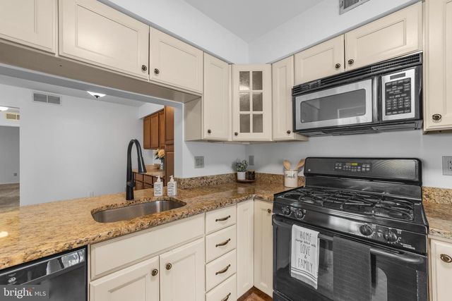 4203-A BURRY PORT WAY, Mount Laurel, NJ 08054