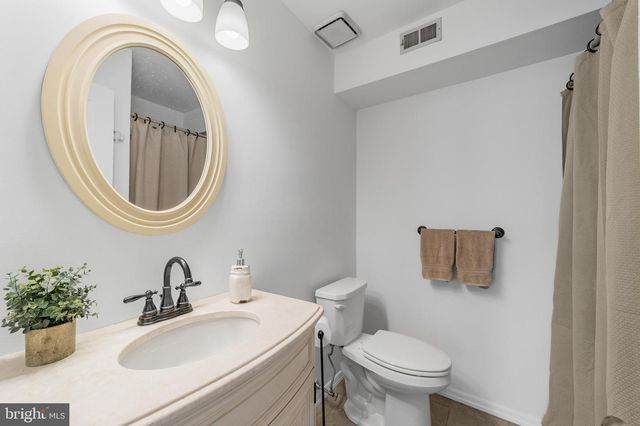 4203-A BURRY PORT WAY, Mount Laurel, NJ 08054