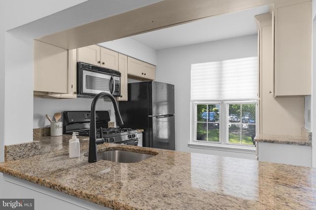 4203-A BURRY PORT WAY, Mount Laurel, NJ 08054