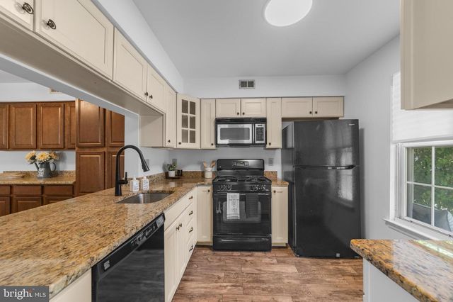4203-A BURRY PORT WAY, Mount Laurel, NJ 08054