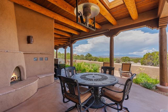 81 Calle Ventoso W, Santa Fe, NM 87506