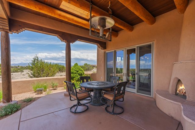 81 Calle Ventoso W, Santa Fe, NM 87506