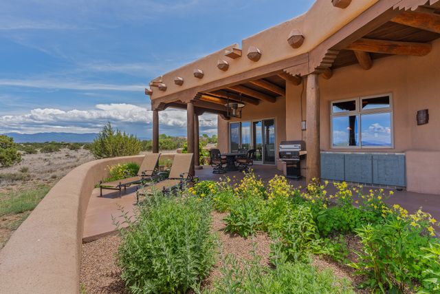 81 Calle Ventoso W, Santa Fe, NM 87506