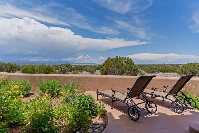 81 Calle Ventoso W, Santa Fe, NM 87506