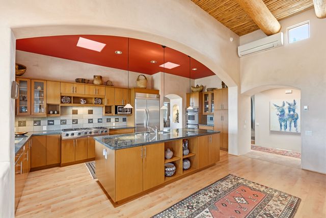 81 Calle Ventoso W, Santa Fe, NM 87506