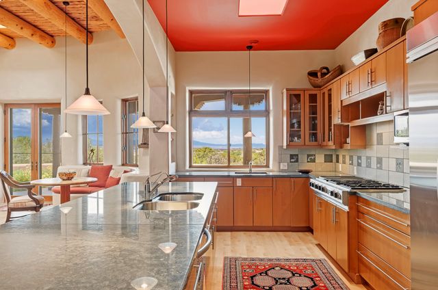 81 Calle Ventoso W, Santa Fe, NM 87506