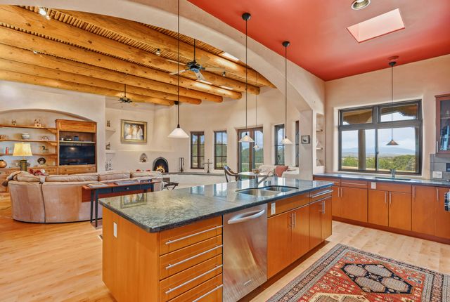 81 Calle Ventoso W, Santa Fe, NM 87506