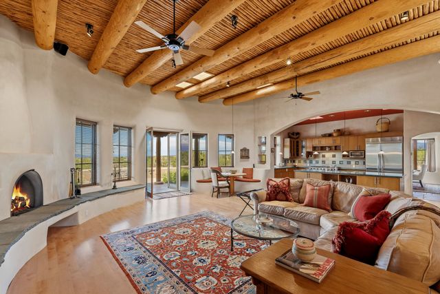 81 Calle Ventoso W, Santa Fe, NM 87506