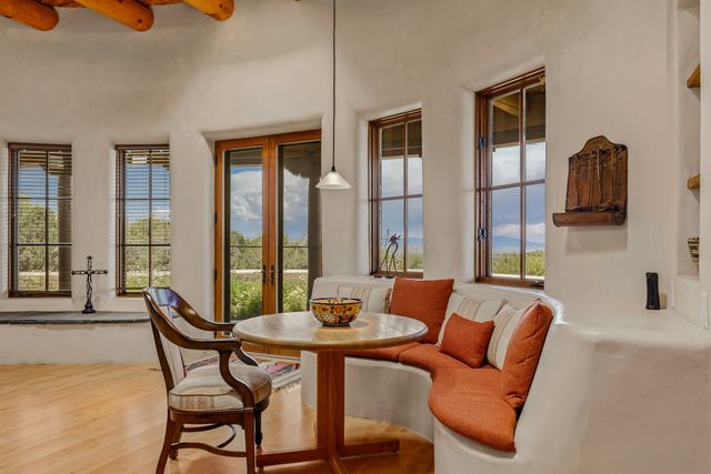 81 Calle Ventoso W, Santa Fe, NM 87506