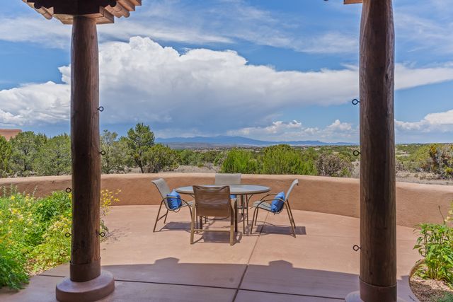 81 Calle Ventoso W, Santa Fe, NM 87506