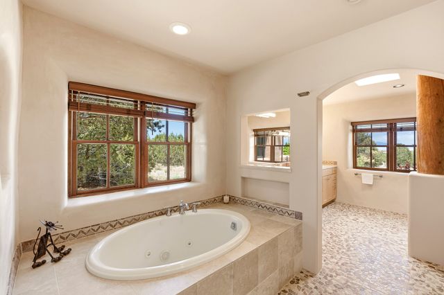 81 Calle Ventoso W, Santa Fe, NM 87506