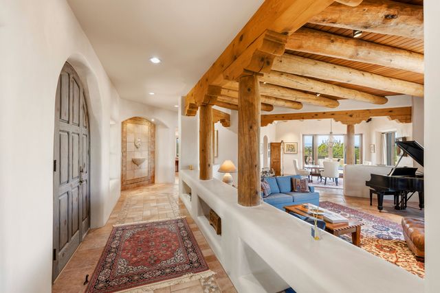 81 Calle Ventoso W, Santa Fe, NM 87506