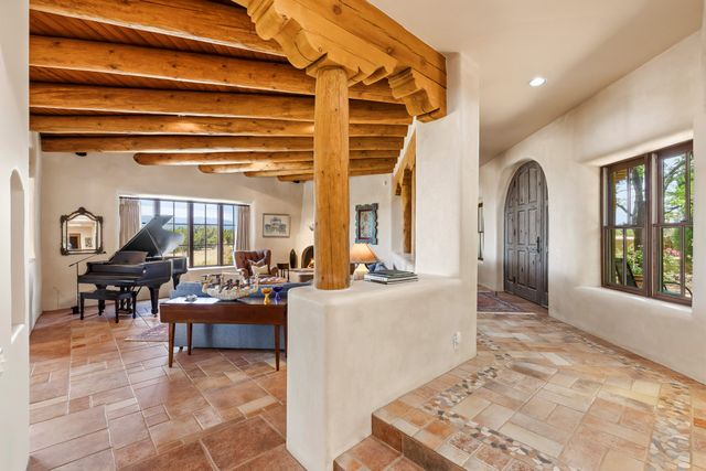 81 Calle Ventoso W, Santa Fe, NM 87506