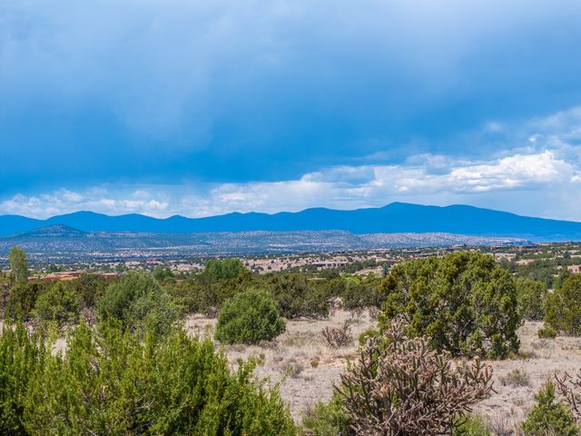 81 Calle Ventoso W, Santa Fe, NM 87506