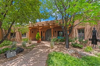 81 Calle Ventoso W, Santa Fe, NM 87506