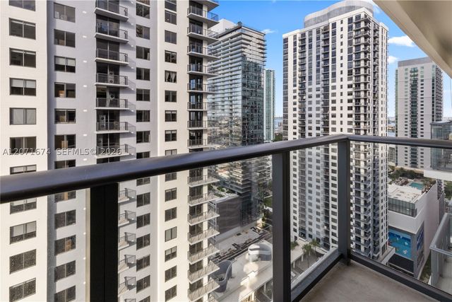 11 NE 6 ST 3213, Miami, FL 33132