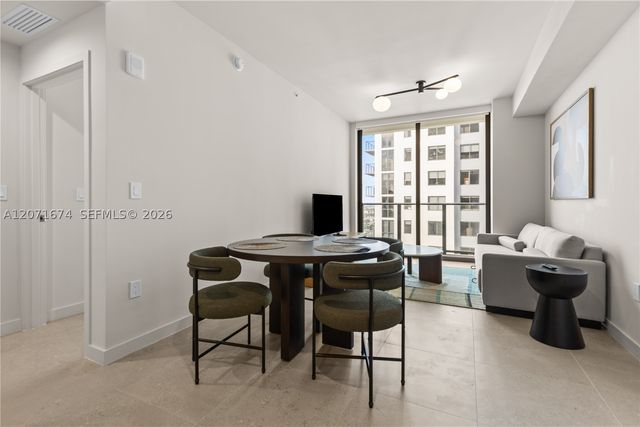 11 NE 6 ST 3213, Miami, FL 33132