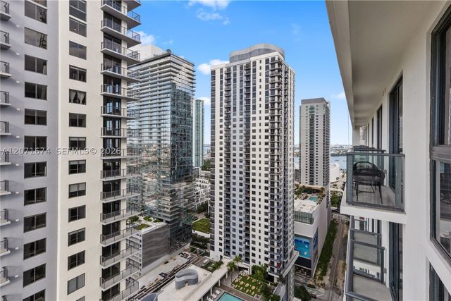 11 NE 6 ST 3213, Miami, FL 33132