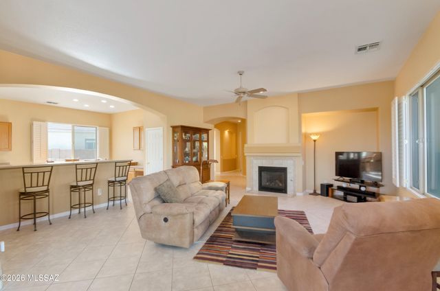 909 W Leatherleaf Drive, Tucson, AZ 85755