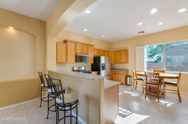 909 W Leatherleaf Drive, Tucson, AZ 85755