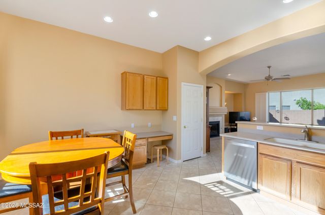 909 W Leatherleaf Drive, Tucson, AZ 85755