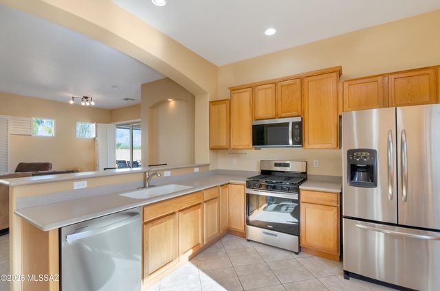 909 W Leatherleaf Drive, Tucson, AZ 85755