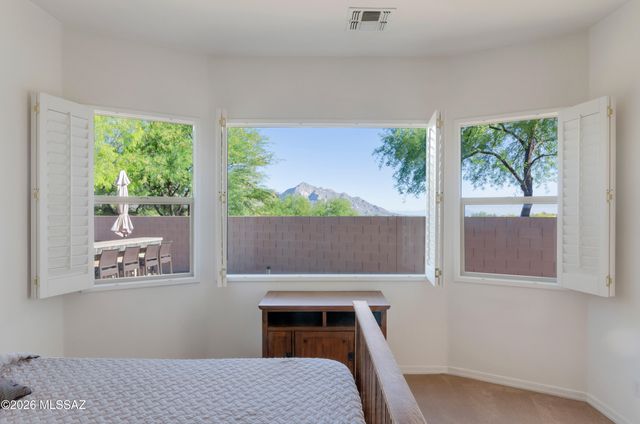 909 W Leatherleaf Drive, Tucson, AZ 85755