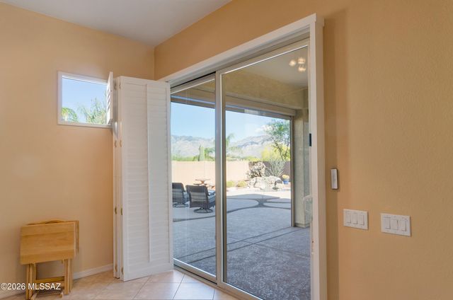 909 W Leatherleaf Drive, Tucson, AZ 85755