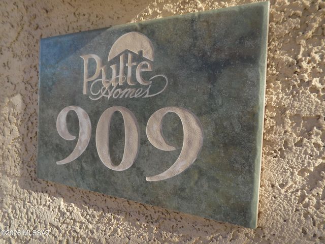 909 W Leatherleaf Drive, Tucson, AZ 85755