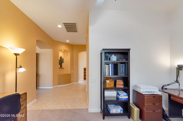 909 W Leatherleaf Drive, Tucson, AZ 85755