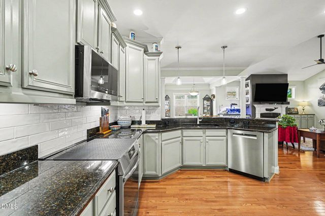 812 Canyoncreek Lane, Fuquay Varina, NC 27526