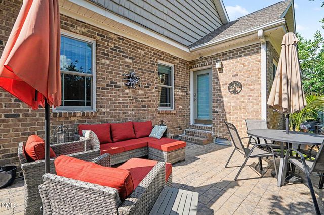 812 Canyoncreek Lane, Fuquay Varina, NC 27526