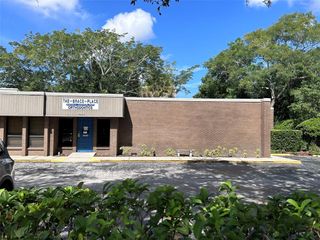 9806 N 56TH STREET, Temple Terrace, FL 33617