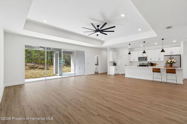 11248 Flock Avenue, Weeki Wachee, FL 34613