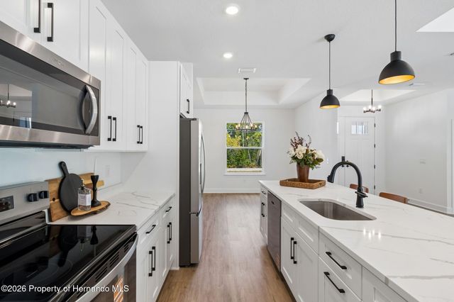 11248 Flock Avenue, Weeki Wachee, FL 34613