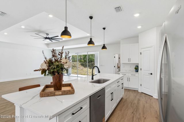 11248 Flock Avenue, Weeki Wachee, FL 34613