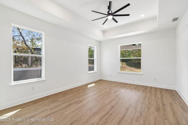 11248 Flock Avenue, Weeki Wachee, FL 34613