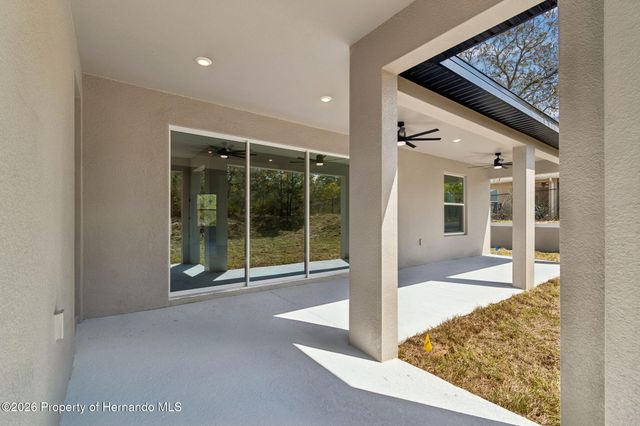 11248 Flock Avenue, Weeki Wachee, FL 34613