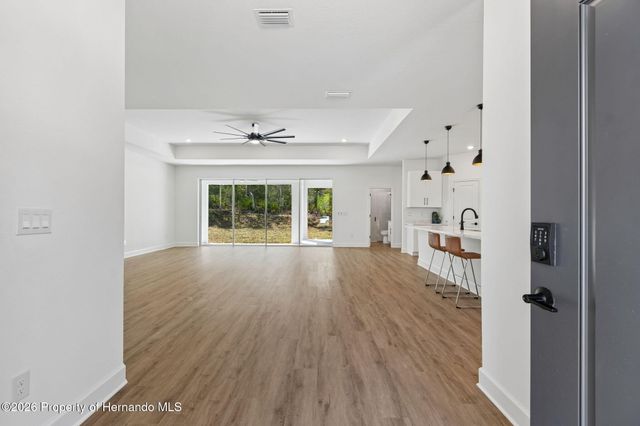 11248 Flock Avenue, Weeki Wachee, FL 34613