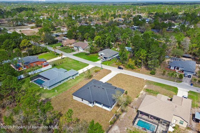 11248 Flock Avenue, Weeki Wachee, FL 34613