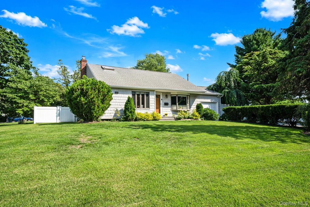 1 Rutgers Street, Smithtown, NY 11787 — photo 3