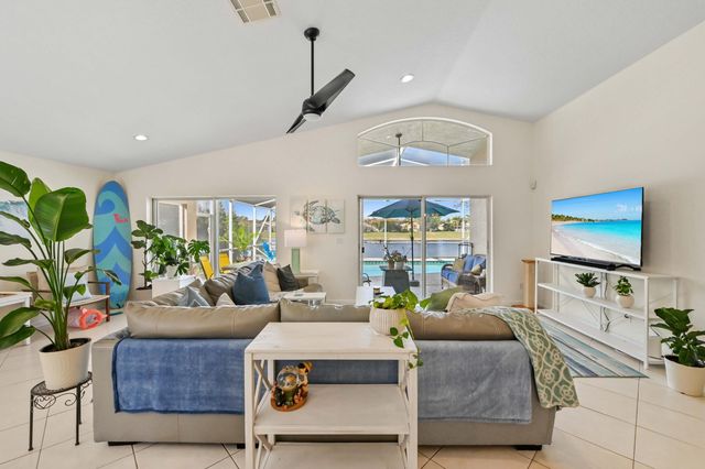 865 SE Westminster Place, Stuart, FL 34997