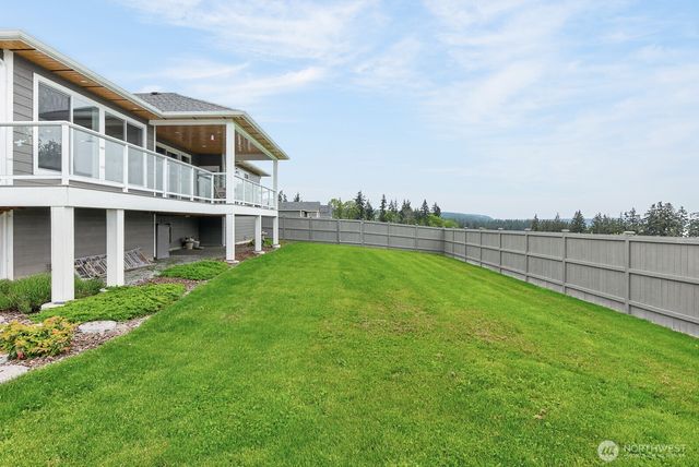 1409 Village Heights Place, Camano Island, WA 98282